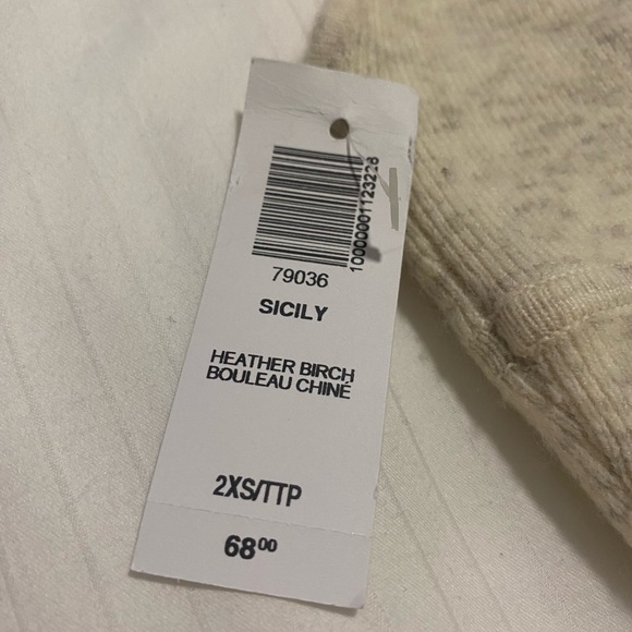 BNWT wilfred aritzia top - Picture 2 of 2